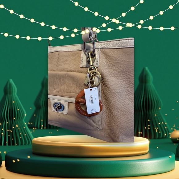 ๐ Coach Small Pretzel Bag Charm! - Picture 3 of 4